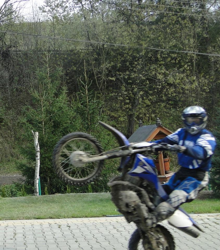 313291_277876862244654_271545922877748_875649_1055994660_n.jpg